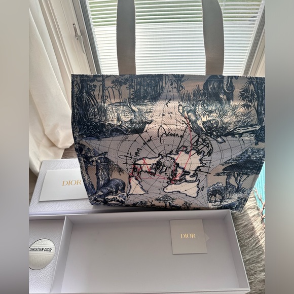 NWT DIOR 4-Piece Gift Set, Lotion, Lip Balm - Picture 4 of 8